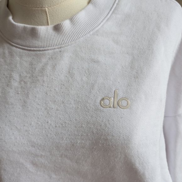 🍒BEST & FINAL🍒 ALO Yoga • Accolade White Sweatshirt - Picture 2 of 8